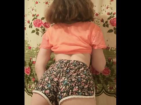 ❤️ سیکسی نوجوان بیب کیمرے پر اپنی شارٹس اتار رہی ہے۔ سیکس ❌❤